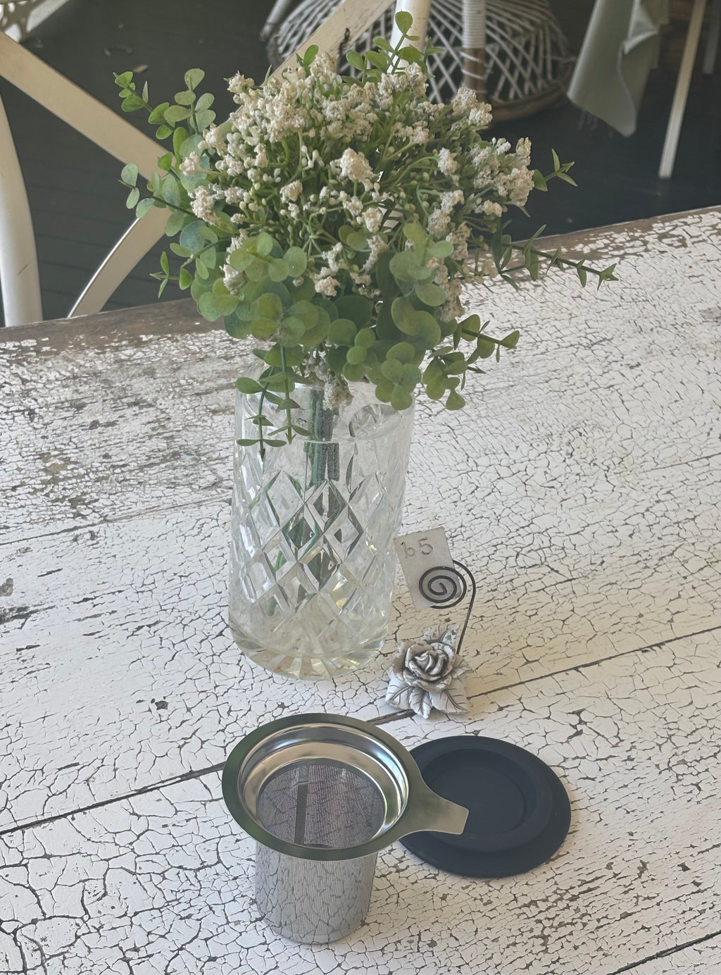 TEA INFUSER WITH A LID