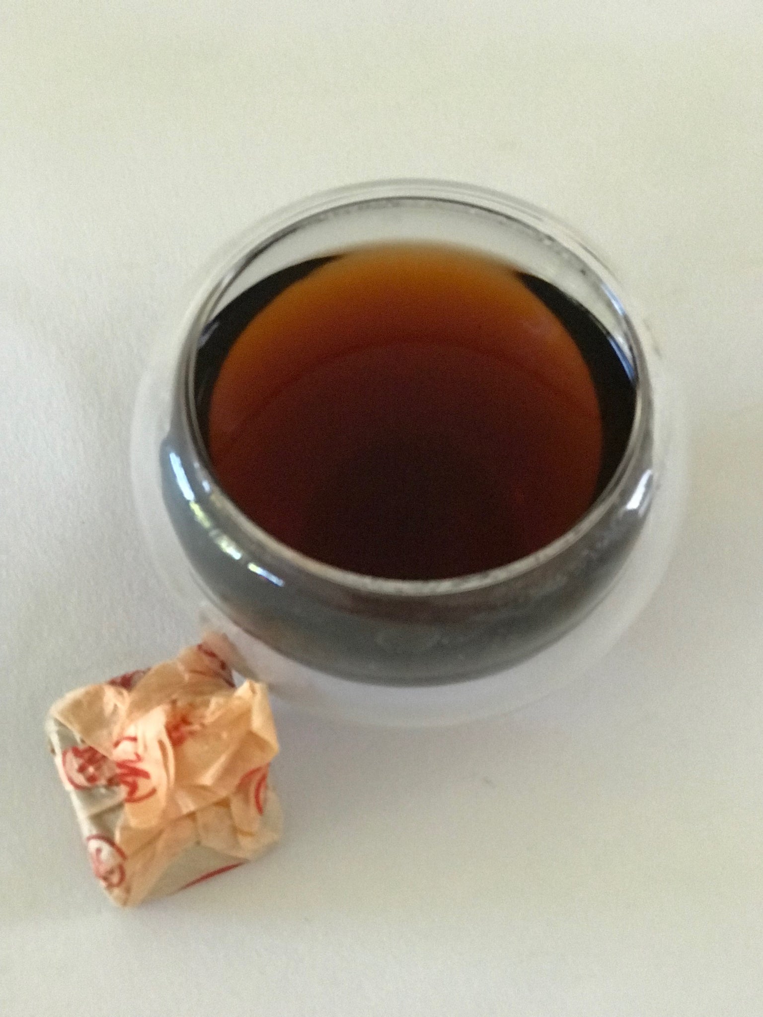 PU-ERH CUBE MINI-TUOCHA is a fully fermented Pu-erh tea with  a rich & mellow earthy taste. Just like fine wine , this tea develops & naturally improves with age.