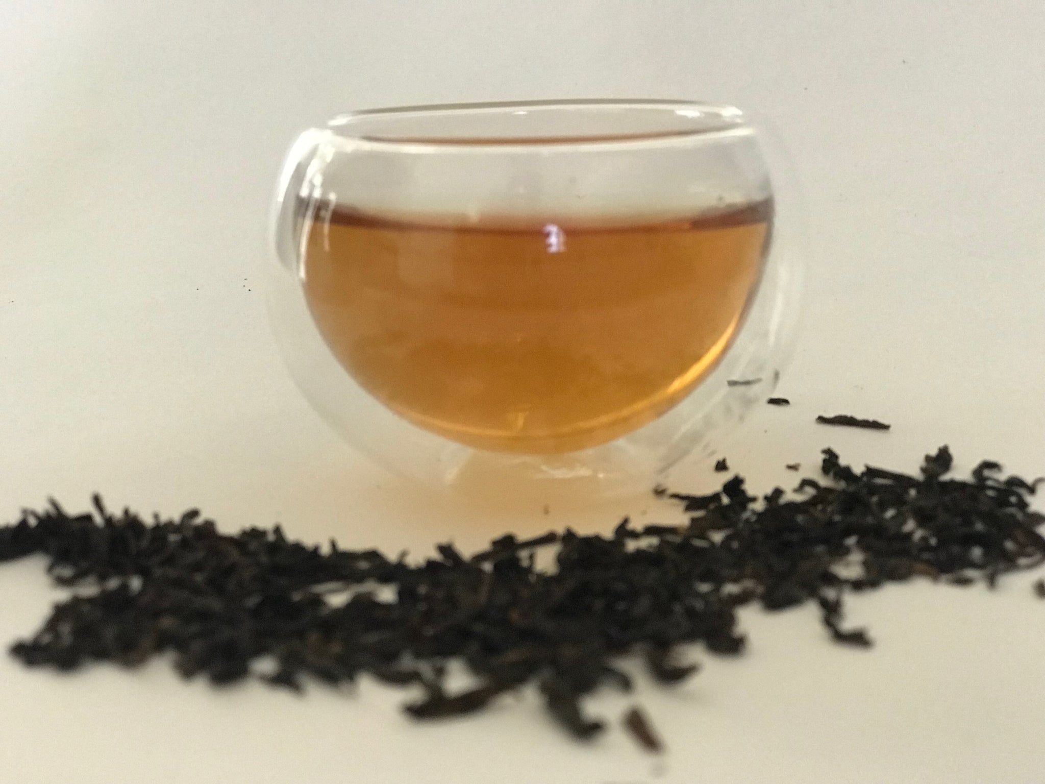 Lapsang Souchong (Smoky) is grown in the birthplace of black tea, Tong Mu Guan in Wuyi mountains in China. It is handcrafted and baked over pine wood using the traditional Chinese methods. It has a pine wood smoky aroma reminiscent of winter campfires and has a smooth taste with sweet and mellow aftertaste.