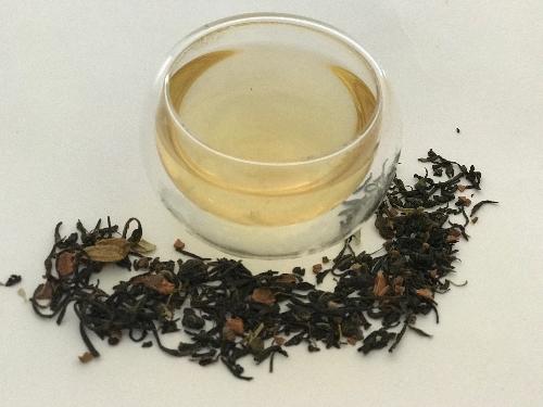 Kashmiri Kahwa is a traditional green tea from Kashmir (India) blended with exotic spices. It is an aromatic green tea with sweet and mildly spicy cardamom and cinnamon aftertaste.