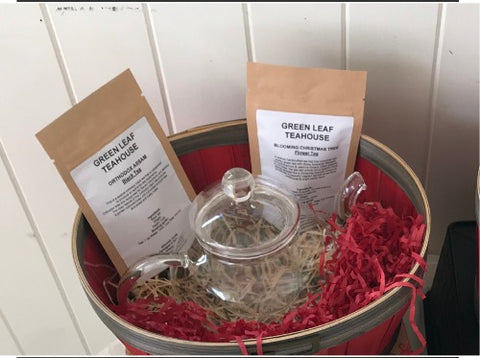 Glass Teapot set with two tea sample packs 